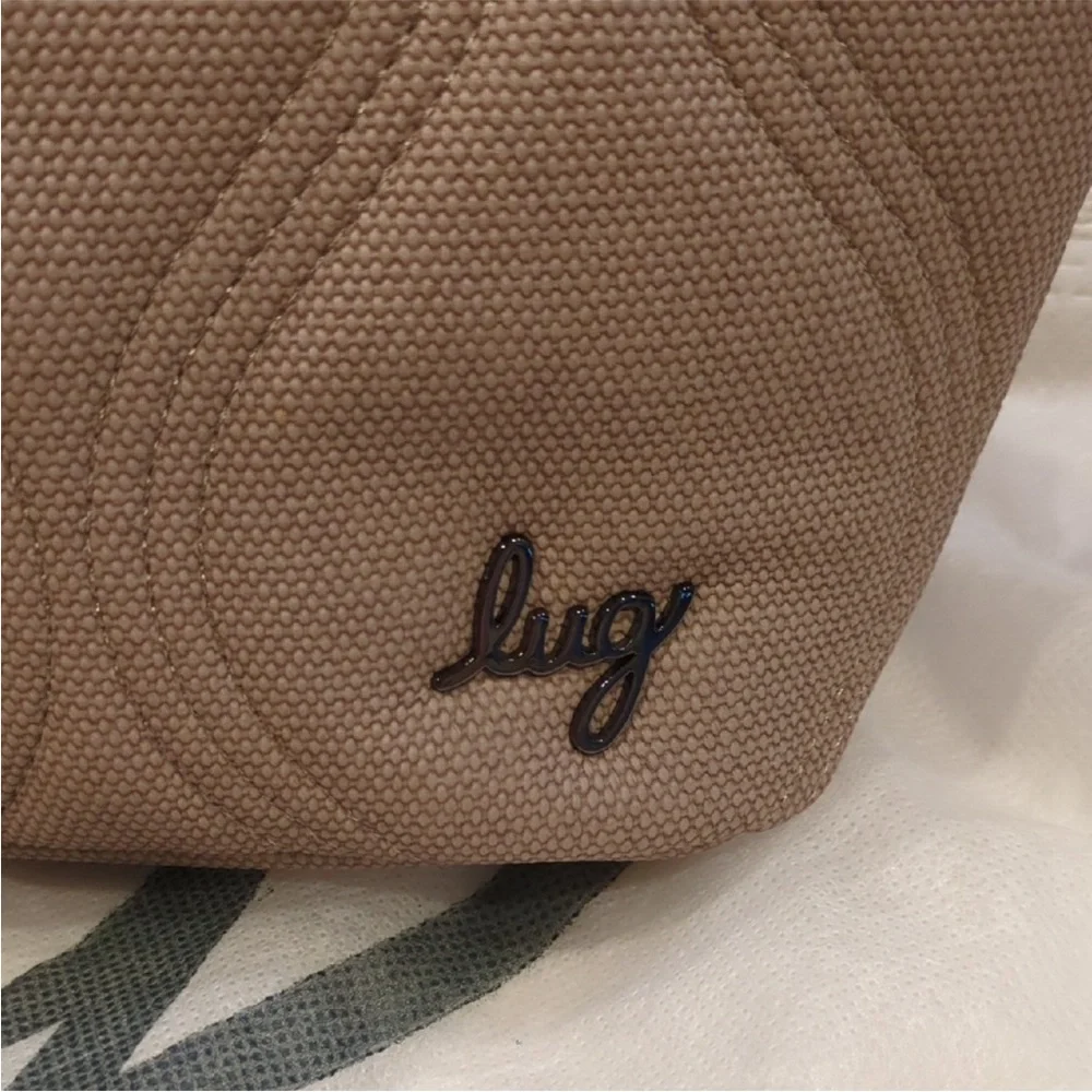 Lug Volley Luxe VL “Sand” Quilted Organizer. NWT with storage bag